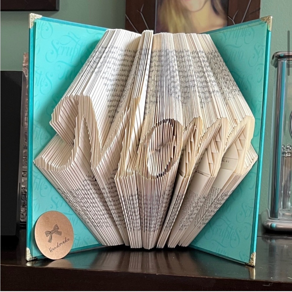 𝘾𝙪𝙨𝙩𝙤𝙢𝙞𝙯𝙚 𝙋𝙚𝙧𝙨𝙤𝙣𝙖𝙡𝙞𝙯𝙚 𝘽𝙤𝙤𝙠 𝙁𝙤𝙡𝙙𝙞𝙣𝙜 𝙂𝙞𝙛𝙩𝙨! 🎁 - Picture 3 of 16